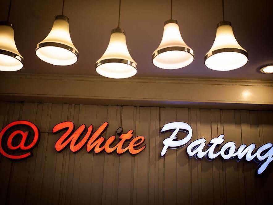 Отель @ White Patong Экстерьер фото